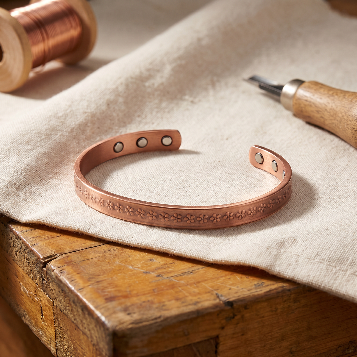 Loch-Kupferarmband von Maria & Sandra